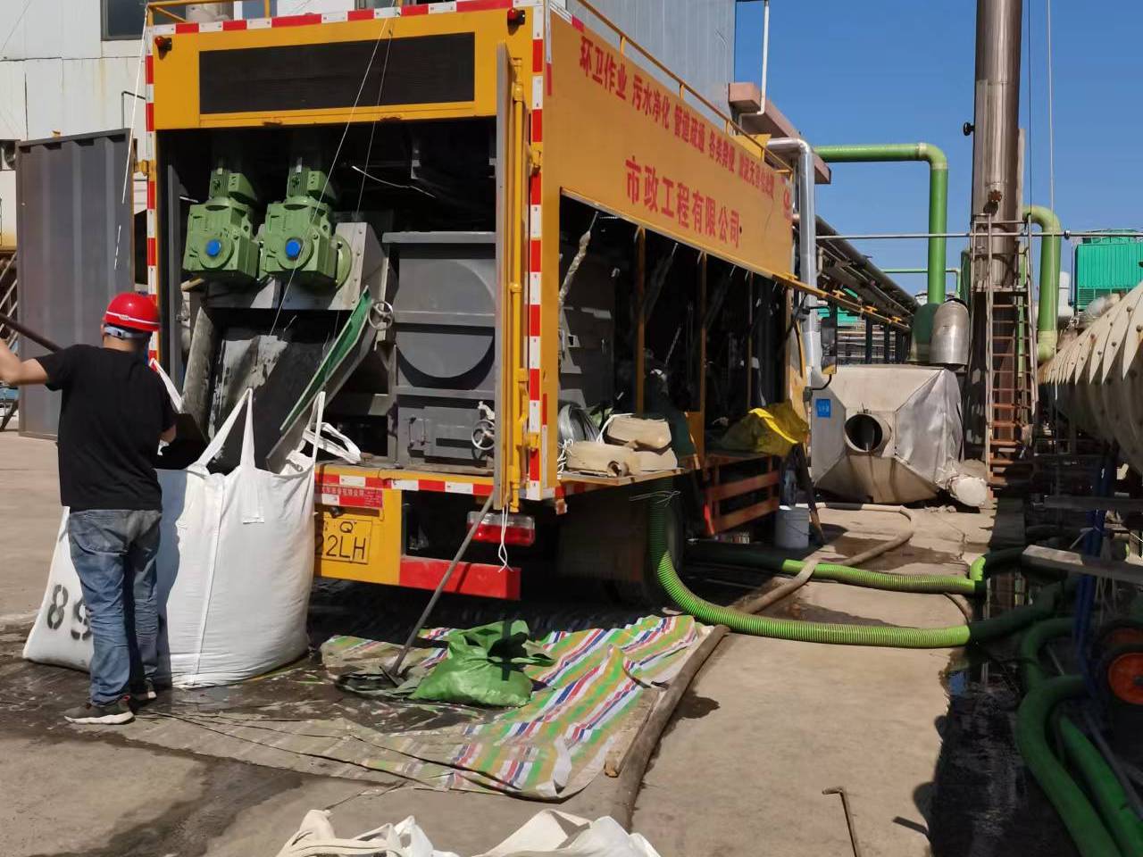 正阳淤泥压干处理